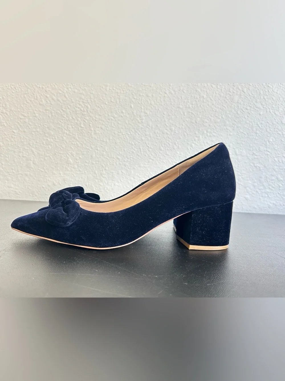 DRAPER JAMES Size 8.5 Velvet Navy Blue Pointed Pumps SQUARE HEEL BOW
